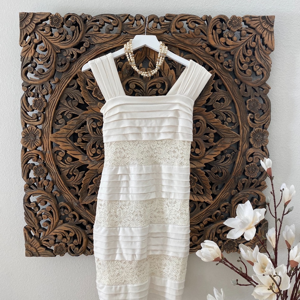 Ivory Lace Slim Fitting Dress